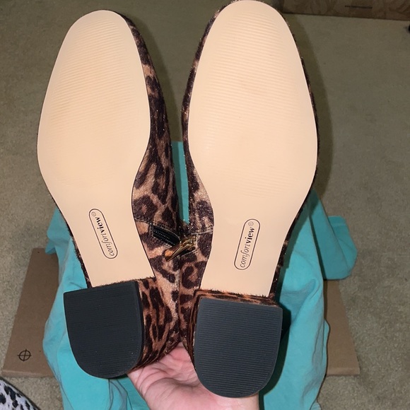 NWOT Comfort View wild print booties in size 9M - Picture 3 of 11